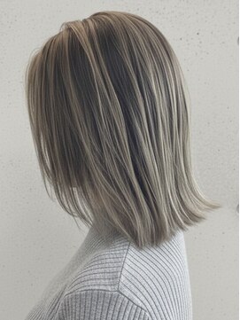 トゥルートラスト アン 下石田店(True Trust un) 外ハネミディアム×バレイヤージュ アッシュベージュ