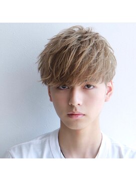 ゴールド 大阪 梅田店(GOALD) 刈り上げマッシュ前下がりマッシュハイトーンツーブロック