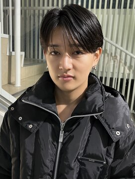 ゼストプール(ZEST POOL) 狭めセンターパート 韓国ヘア