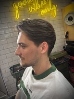 フランクスバーバーリザーブ 人形町店(FRANK’S BARBER RESERVE)&nbsp;MEN’S HAIR/サーフカール/刈り上げセンターパート/人形町