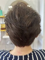 きりん美容室&nbsp;丸みシルエットの大人ショートボブ
