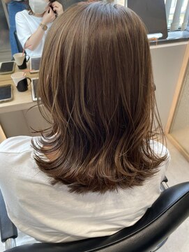 エレノア 梅田店(Eleanor) ベージュカラー