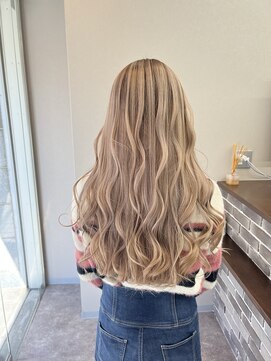 エミーバイモアムー(Emmie byMoremuu) Emmieシャドウルーツ