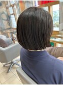 ステップボーンカットカットボブショートハイライト白髪ぼかし