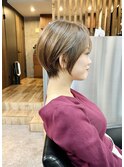 前髪あり耳掛け丸みくびれ大人ショートボブ20代30代40代50代
