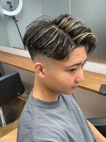 アレス バイ シカ 神戸三宮元町店(ALLES by Cica)&nbsp;7:3フェード短髪
