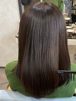 ルーチェ(Lu-che)&nbsp;顔周りレイヤーカット×スモーキーブラウンカラー