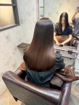 シシ 新宿(She 2.) ショコラベージュ/艶髪質改善ストレート/ロングヘア/サラつや