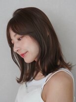 アンアミ オモテサンドウ(Un ami omotesando) くびれミディアムボブのハッシュカットに、シースルーバングとヘ