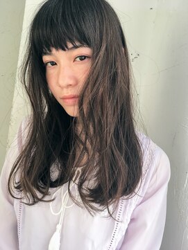 チェルシー 表参道 学生限定　ロングのパーマは「ポイントを強調する」のがオシャレ