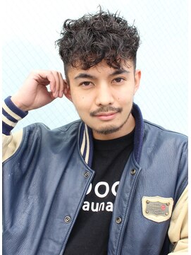 ワースホワイル(WORTH WHILE) ハイライト波巻きアップバングツーブロックマッシュ束感ショート