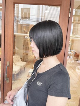 ネオリーブ クタ 町田店(Neolive kuta) [Neolive kuta] ぱつっとミニボブ[町田]