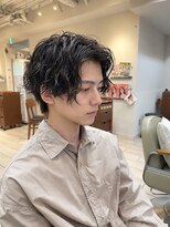 キャンバス バイ ネオリーブ 横浜西口(Canvas by neo.)&nbsp;横浜★メンズセンターパートの縦落ちツイスパ