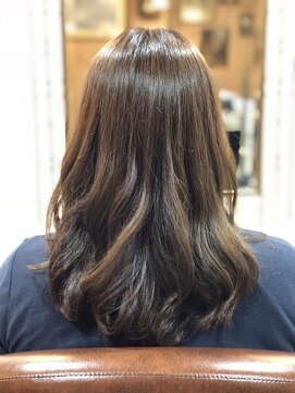 ヘアー アウグスティーナ(Hair Augustiner) お手入れ簡単ワンカールミディ