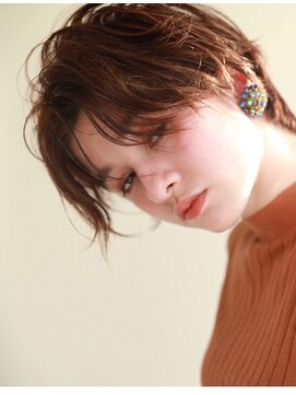 トリッカ 銀座(tricca) 耳かアレンジ/センターパート/ショートボブ