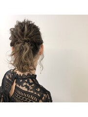 10代20代30代大人可愛いヘアアレンジパーティーポニーラベージュ