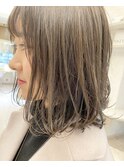 グレージュ ミディアムボブ