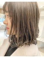 アテナ(ATENA) グレージュ ミディアムボブ
