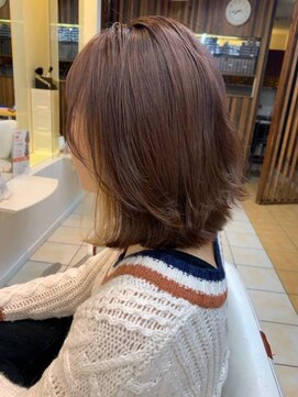 クオリス 上福岡店(QUALIS) 大人可愛い/外ハネ/レイヤーカット/アッシュベージュ/小顔/30代