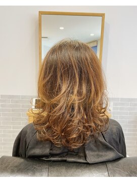 トナリ(tonari) 大人女子のレイヤースタイル