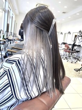 クアトログランシュ ひたちなか店(QUATRO×GranCieux) インナーカラー×シルバーグレー