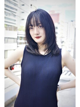 オグジュアリー 表参道(aux.) こだわりのナチュラルに雰囲気あるミディアムレイヤー