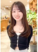 大人可愛い30代40代グレーベージュストレートレイヤーロング黒髪