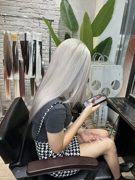 ノエ 心斎橋(Noe) ホワイトシルバー♪髪質改善♪