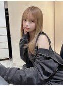 ミルクティーカラー×ストレートでもかわいいセミロングレイヤー