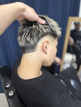 ヘアーアンドグルーミング ヨシザワインク(HAIR&GROOMING YOSHIZAWA Inc.) バーストフェードバーバースタイルシェービング