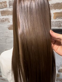 髪質改善にこだわる方へ。深い潤いと艶をかなえる、上質ヘアケアに特化した癒しのサロンです。