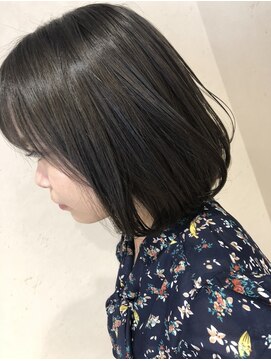 フェリア 渋谷(Feria) 【Feria 渋谷】イルミナカラー×ブリーチなしグレー"Tsuyuki"