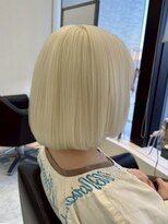 ヘアーカッティングガーデン ジャック モアザン 松山店 ホワイトブロンド×ミニマムボブ