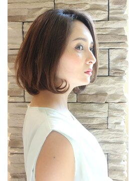 レウナ 外苑前(Reuna) 大人可愛いボブ　ワンカールナチュラルボブ　黒髪アッシュ