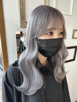 トロニー(TLONY)&nbsp;ホワイトシルバー　ダブルカラー　stylist/miaki
