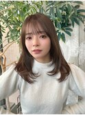内巻きレイヤー大人ミディアムロング前髪カットヘルシーベージュ