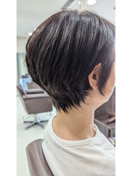 イエロー フォー ヘアー(Yellow for hair) お手入れもラクなショートヘア
