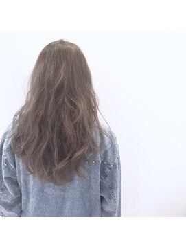 ラヴェ(LAWE.) スモーキーベージュ♪