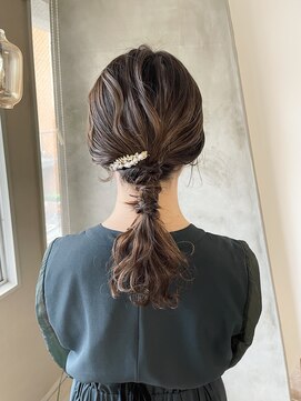 クロ(KURO.) シンプルパーティーアレンジ