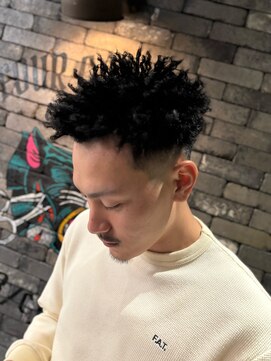 フォーコーナーズカットショップスリーセント 栄(FourCornersCutShop 3/cent) スパイキーアフロ