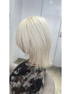 アンドソー 池袋(&so.) ホワイトヘアー/ハイトーンブロンド/池袋