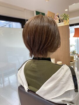 エル バイ ファースト(L by first) 【L by first】広がるクセと多毛をショートスタイルに