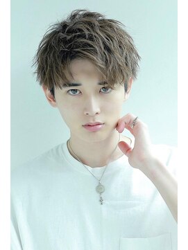 リップス 自由が丘(LIPPS) 爽やかアップバング【 前下がり質感ツーブロック刈り上げ 】