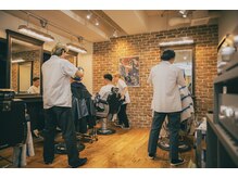 カット/バーバー/眉毛/ブリーチ/パーマ/ツイストスパイラル