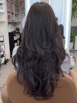 ログ オモテサンドウ(L.O.G OMOTESANDO) バタフライレイヤーハッシュカットワンホンレイヤー