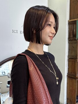 ヘアーアイストゥーレ(HAIR ICI TRE) ブラウンカラー ブリーチなし ボブ 切りっぱなし 秋カラー