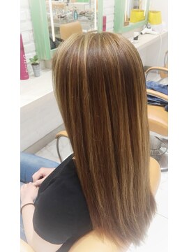 ウェル アアルト 海老名ビナウォーク店 立体感＊ハイライト＊イルミナカラー【aalto海老名/海老名駅】