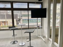 ヘアーズチーク(hair.s chic)の雰囲気（Free Wi-Fiを完備しております！）