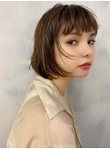 ステップボーンカットでオシャレに！フルバングミニボブ