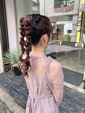 スミ(sumi) ポニーテール編みおろし/二股ポニー